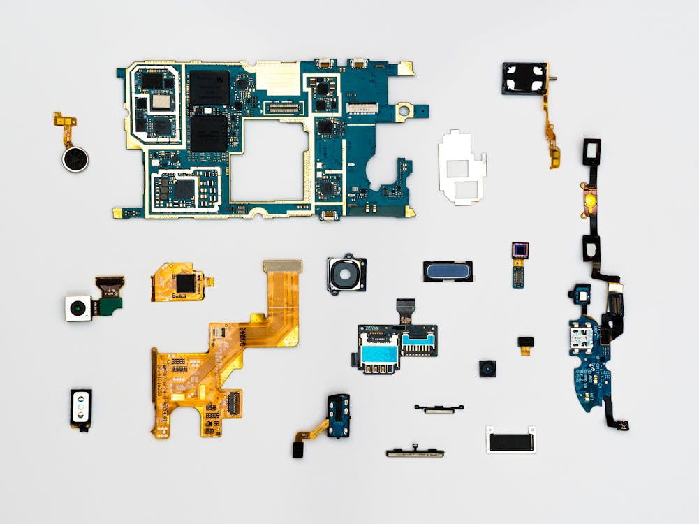 Study shows 'AI-Powered' label drags down sales, as consumers prefer 'high tech' products 1 Free Blue and Yellow Phone Modules Stock Photo