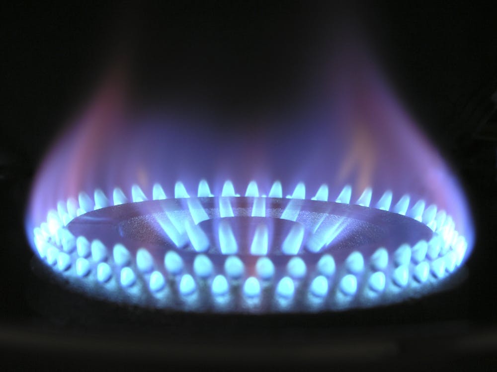 Energy chief warns: U.S. AI race at risk without natural gas boost 1 Free Burning Stove Stock Photo